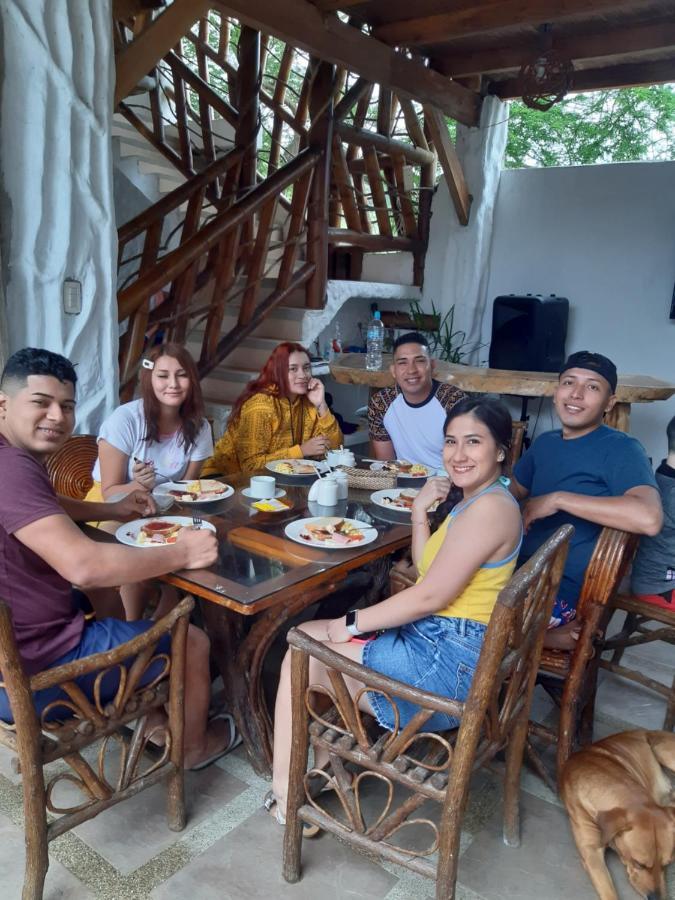 Weekendhostal Montanita Ngoại thất bức ảnh