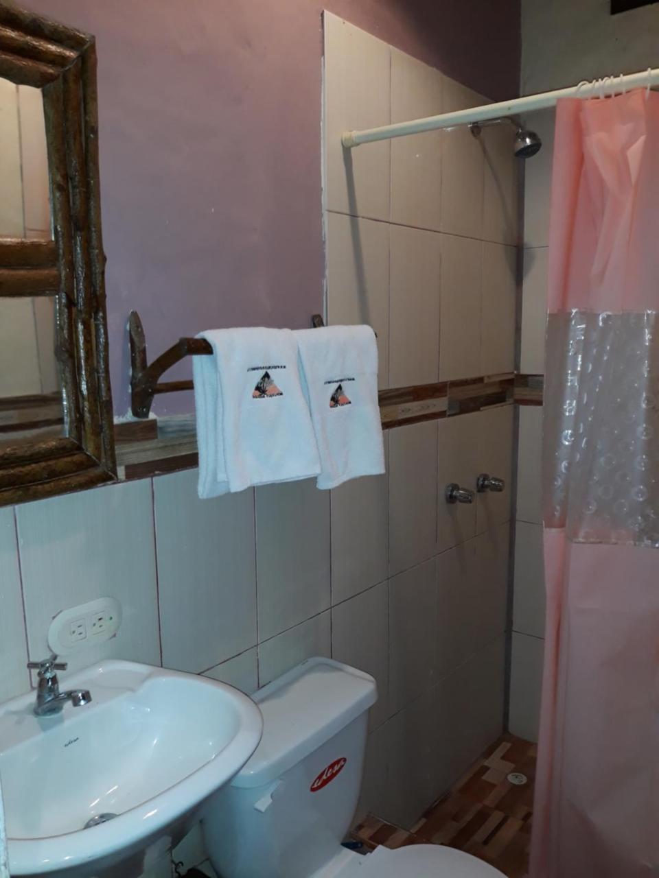 Weekendhostal Montanita Ngoại thất bức ảnh