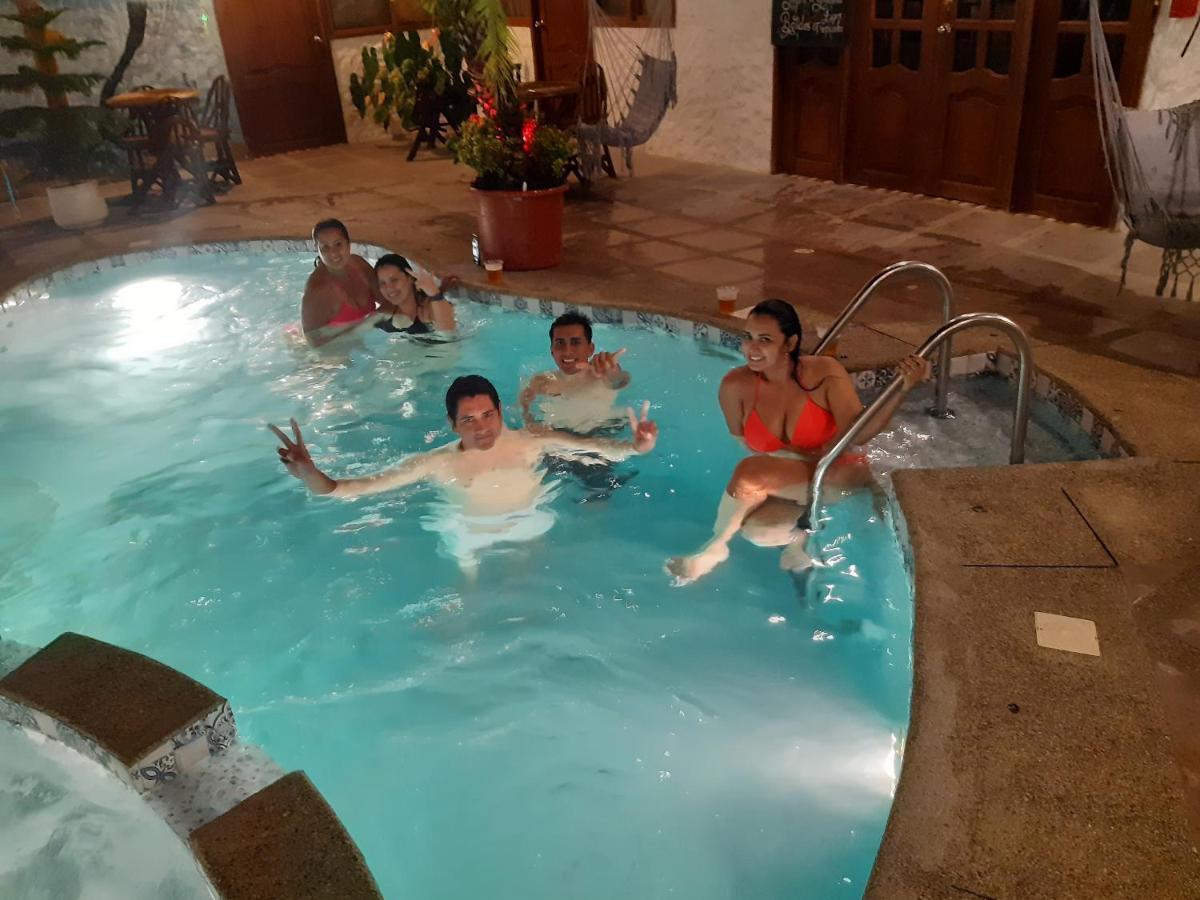 Weekendhostal Montanita Ngoại thất bức ảnh