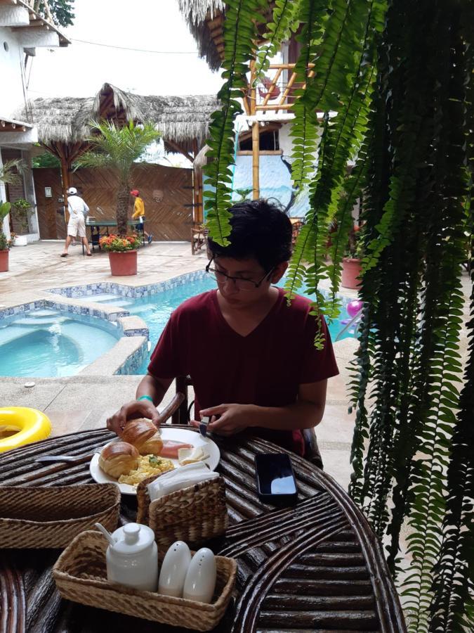 Weekendhostal Montanita Ngoại thất bức ảnh